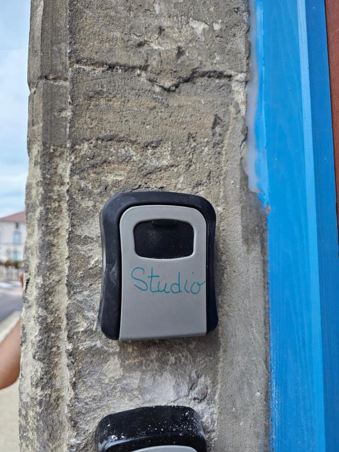 Studio Fains-Les-Sources Luaran gambar