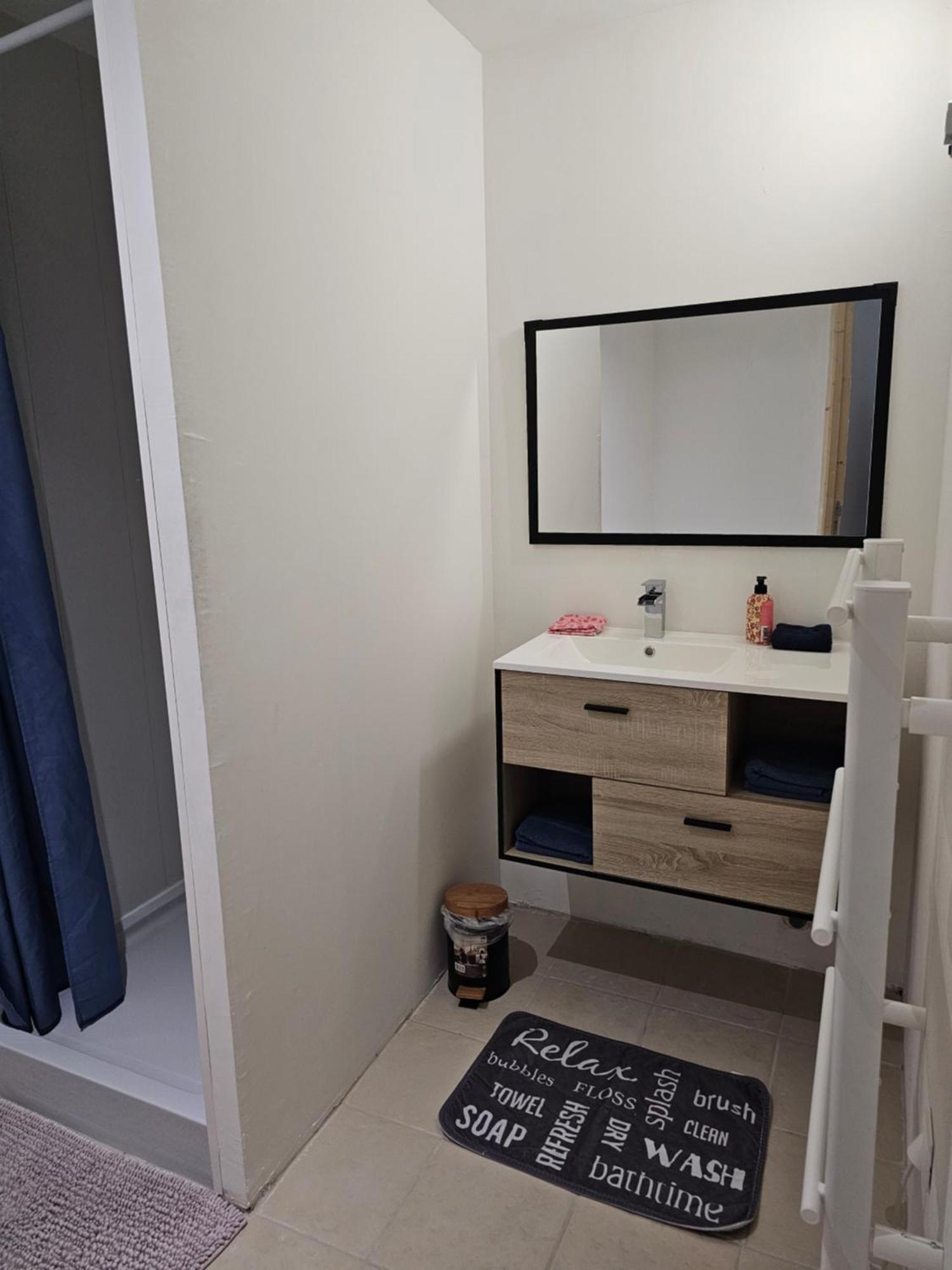 Studio Fains-Les-Sources Luaran gambar